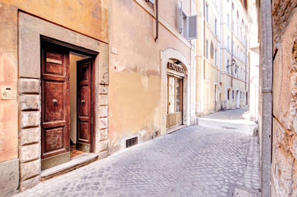 Outside of the apartment in Rome. Photo taken from the internet. June 2014